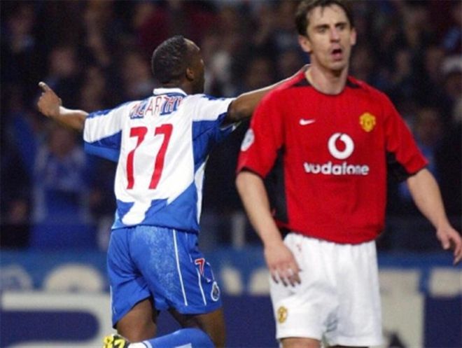 使她毫无悬 使她毫无悬